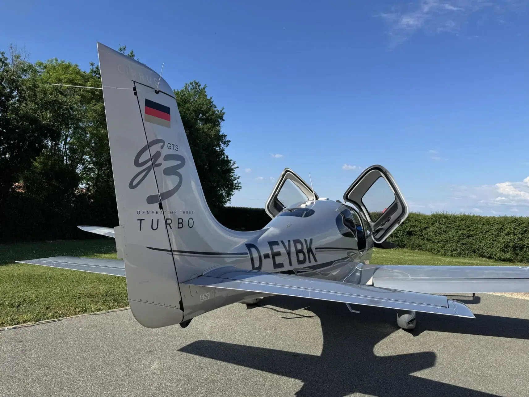 Avionics suite of a 2008 Cirrus.