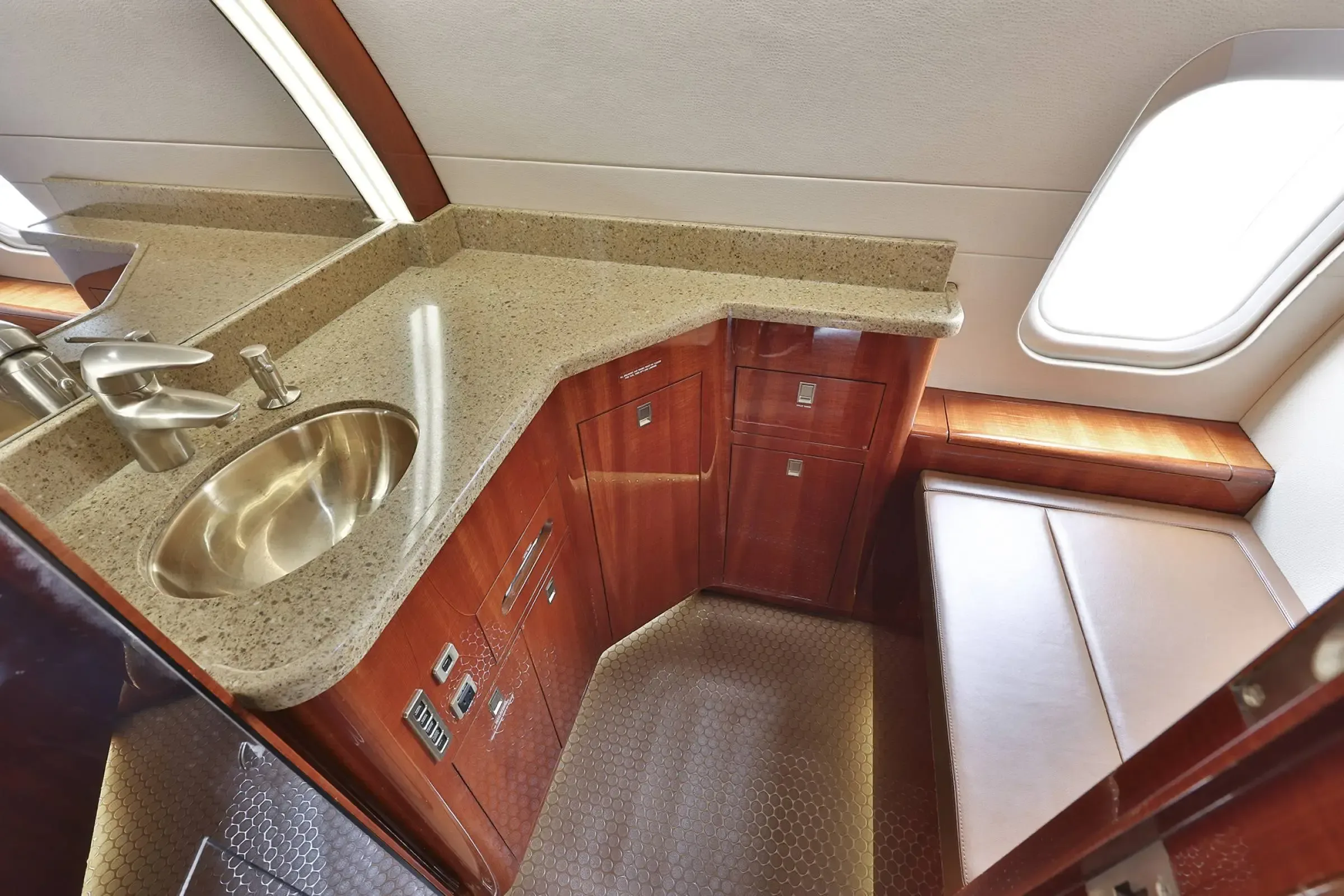2012 Challenger 605