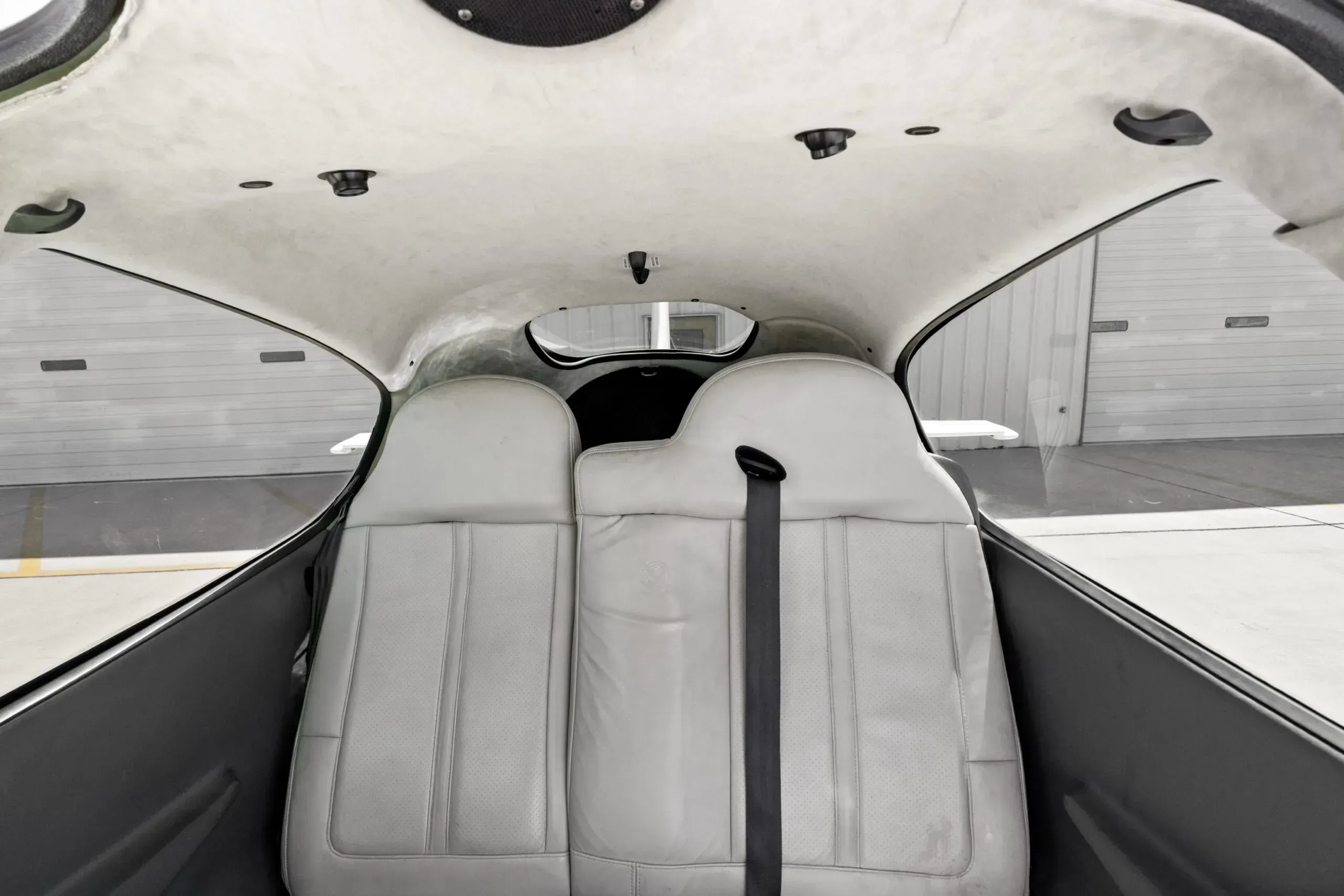 Cabin interior of a 2017 Cirrus SR20.
