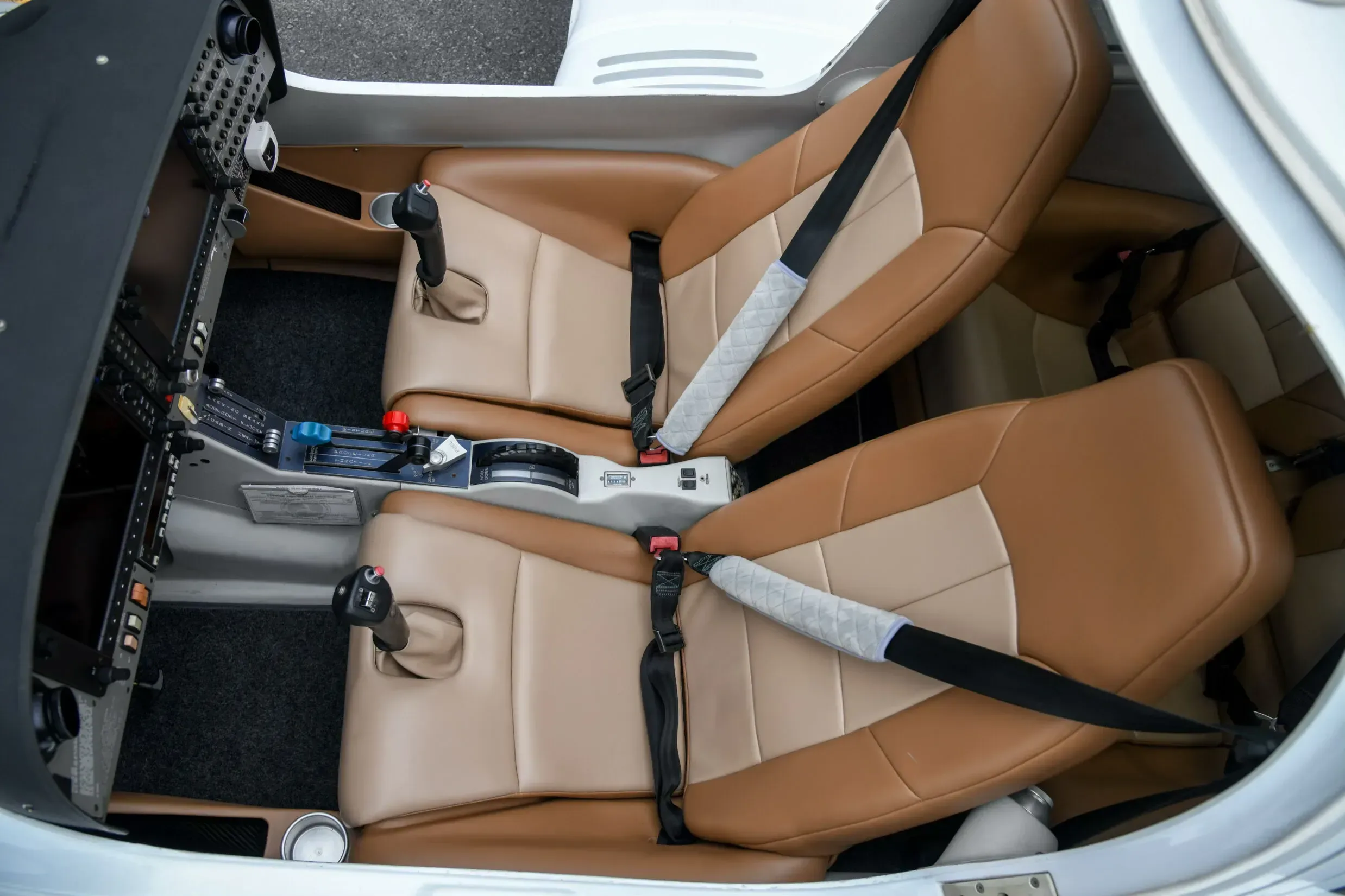 Cabin interior of a 2006 Diamond.