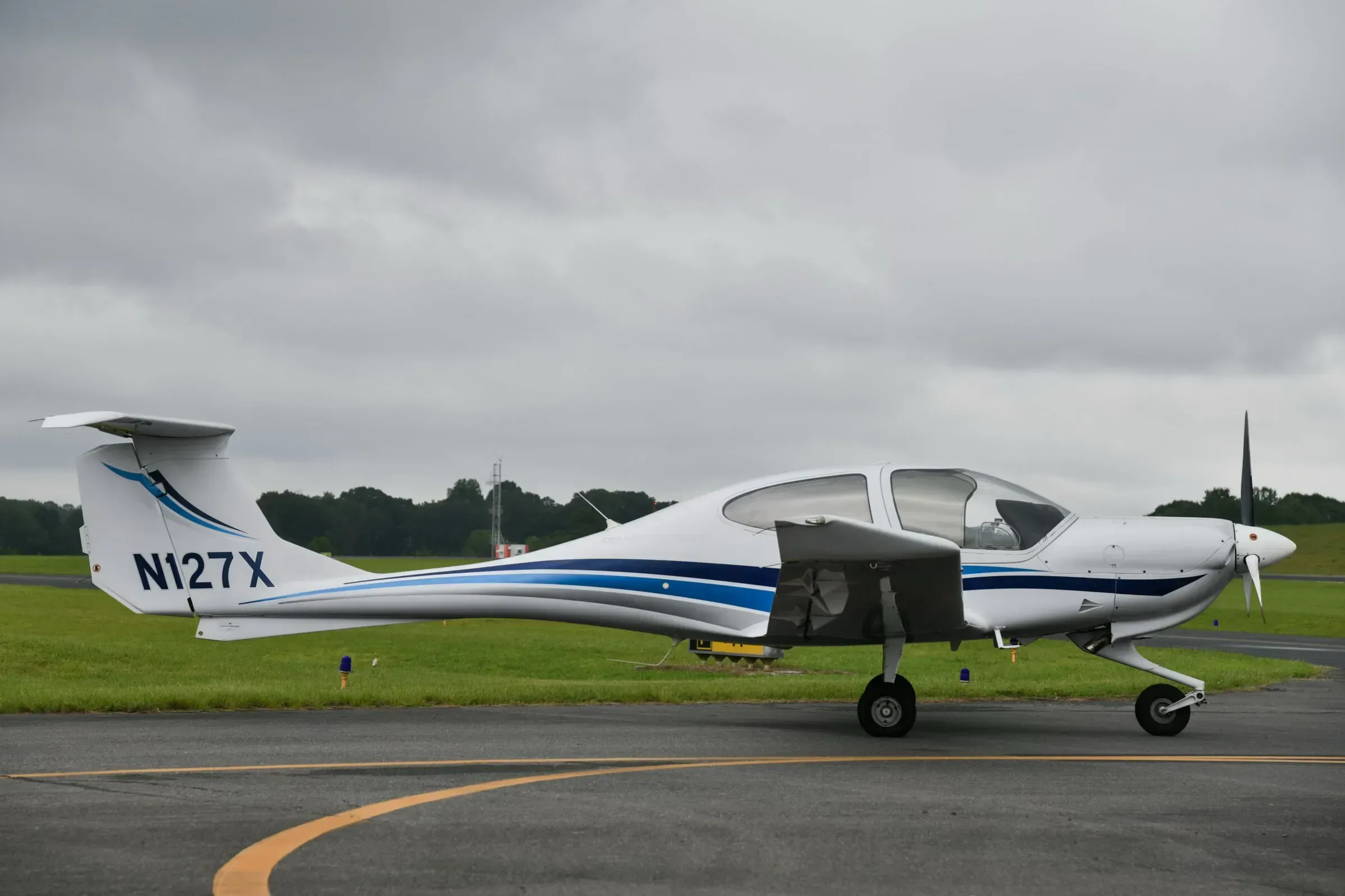 Exterior view of a 2006 Diamond.
