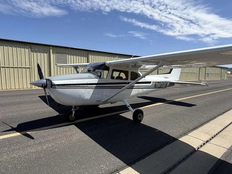Exterior view of a 1978 Cessna 172N.