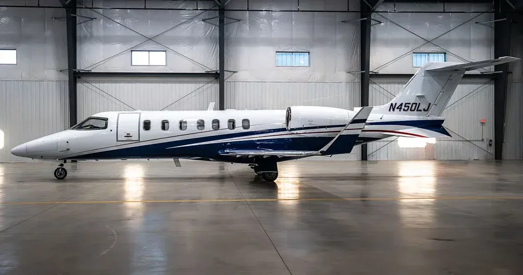 Exterior view of a 2007 Learjet, 45-2089.