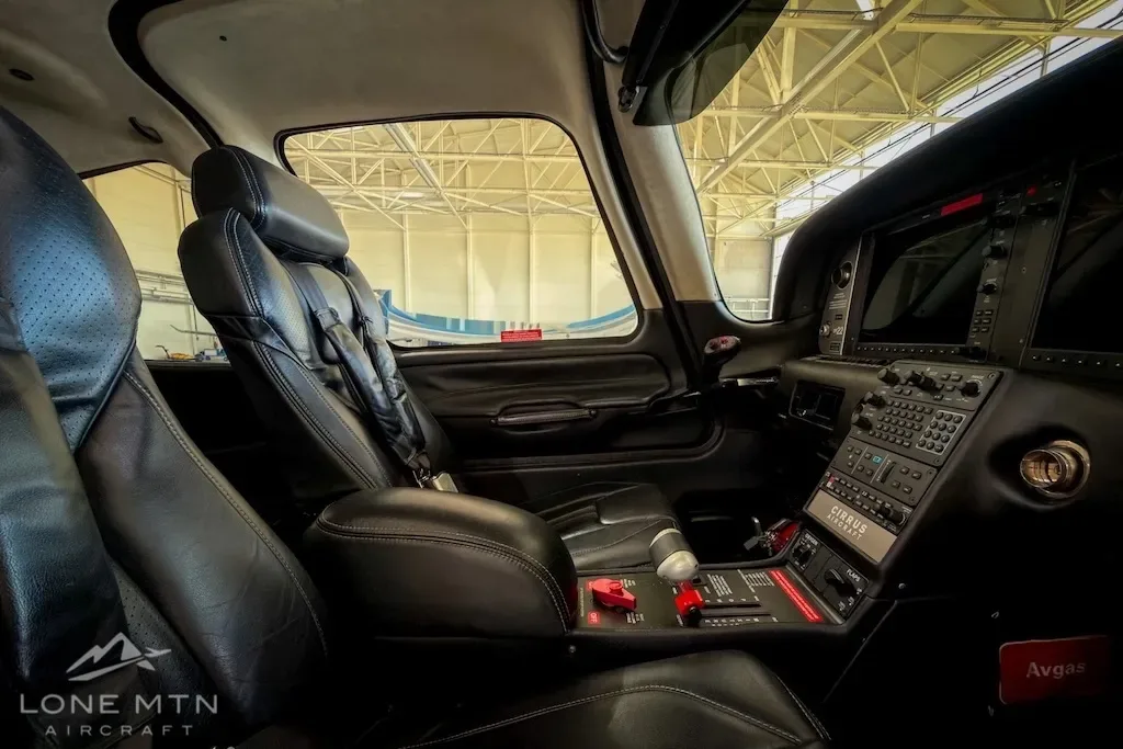 Cabin interior of a 2015 Cirrus.