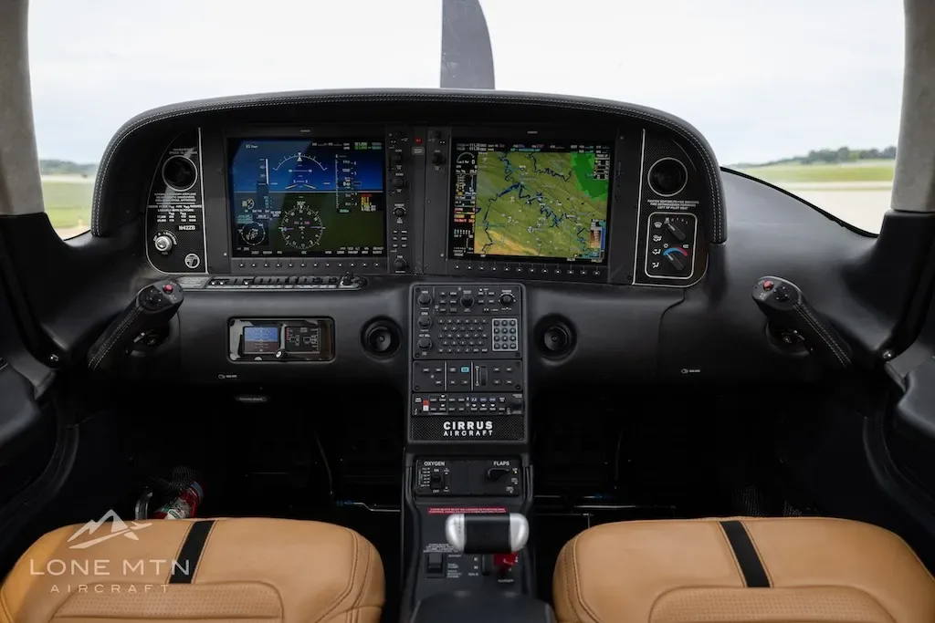 Cockpit and instrument panel of a 2016 Cirrus SR22T.