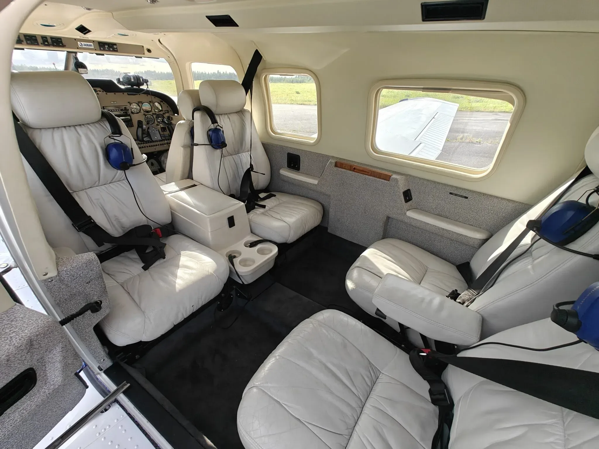 Cabin interior of a 2001 Piper Saratoga II TC.
