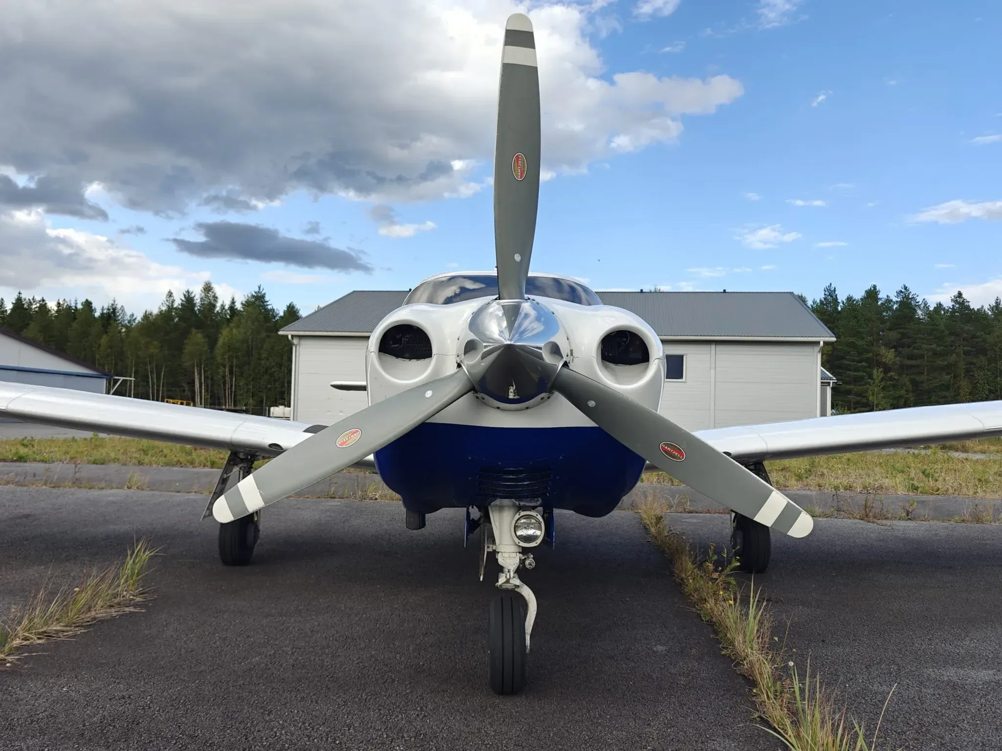 Exterior view of a 2001 Piper Saratoga II TC.