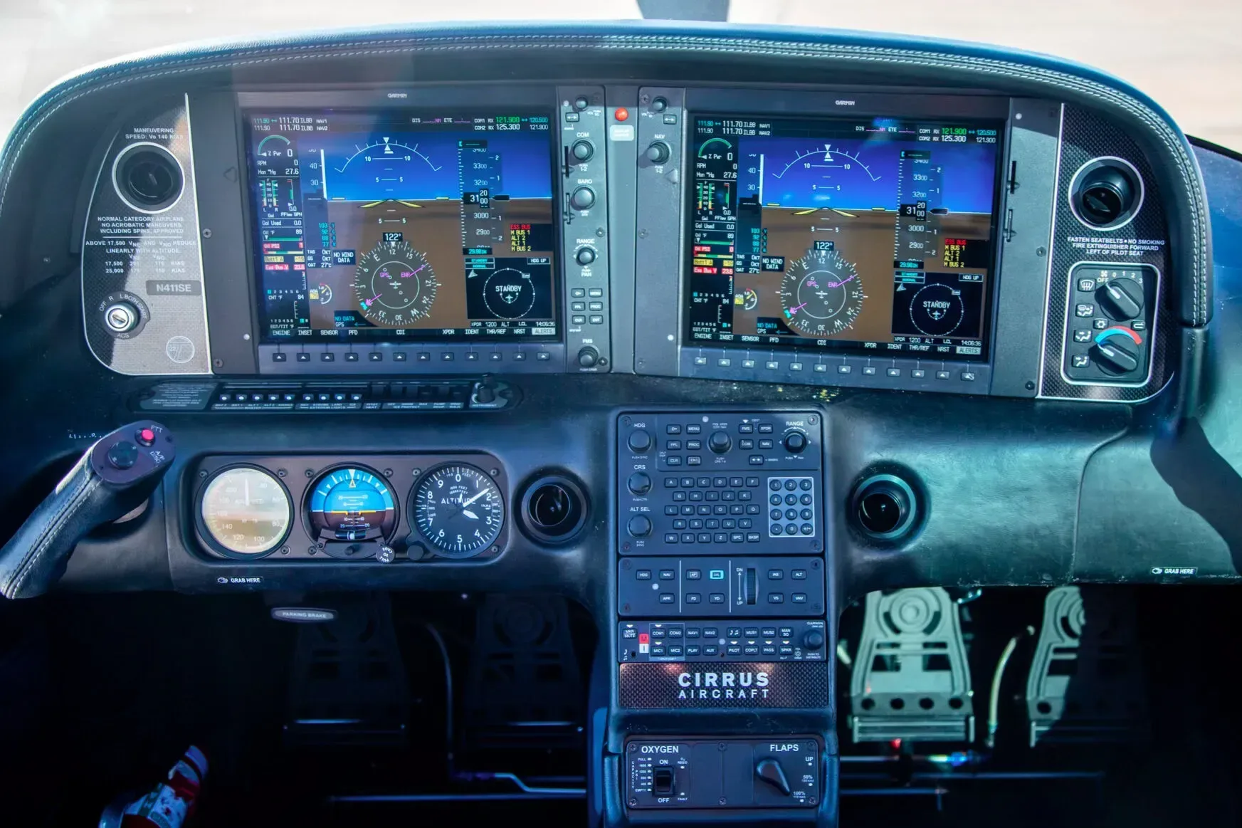 Avionics suite of a 2014 Cirrus SR22T.