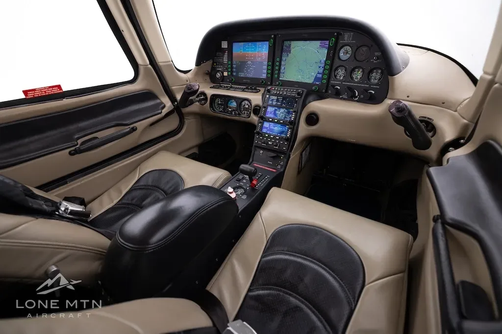 Cabin interior of a 2005 Cirrus.