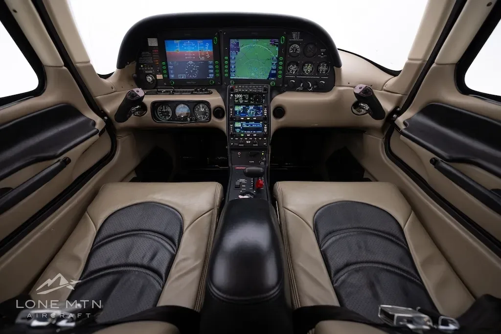 Cabin interior of a 2005 Cirrus.
