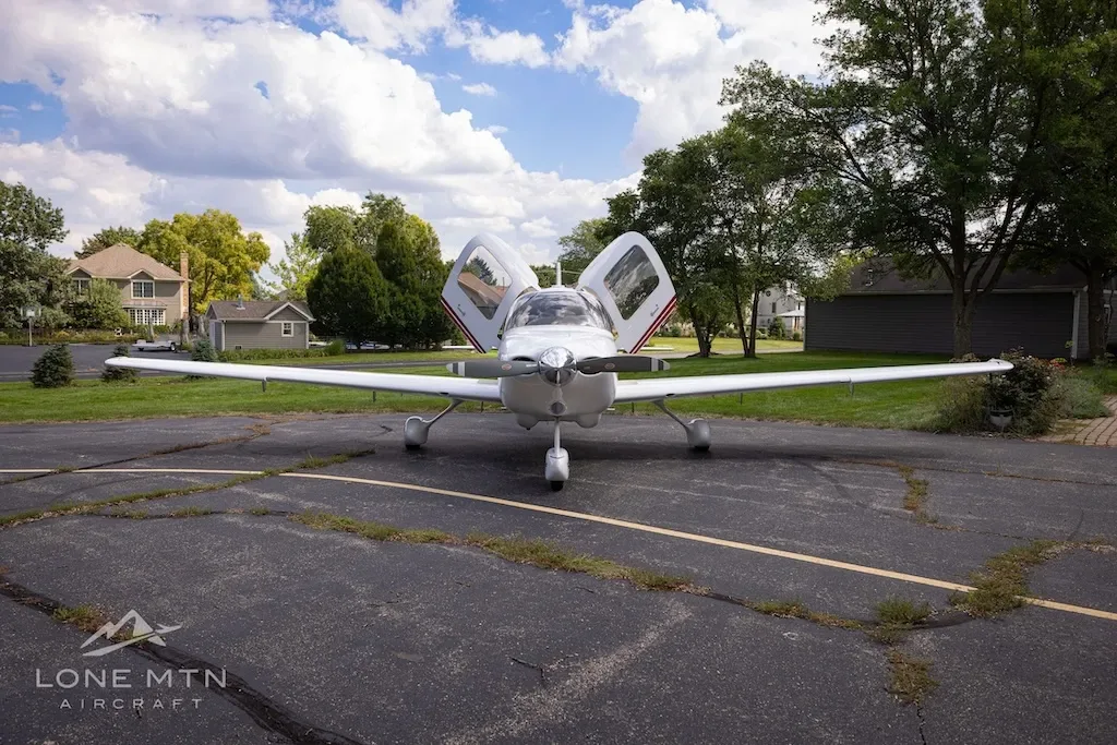 Avionics suite of a 2002 Cirrus SR20.