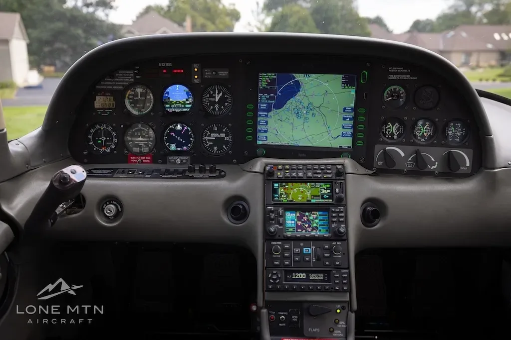 Avionics suite of a 2002 Cirrus SR20.