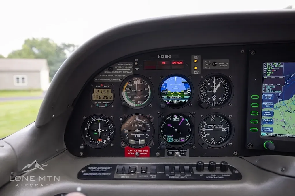Avionics suite of a 2002 Cirrus SR20.