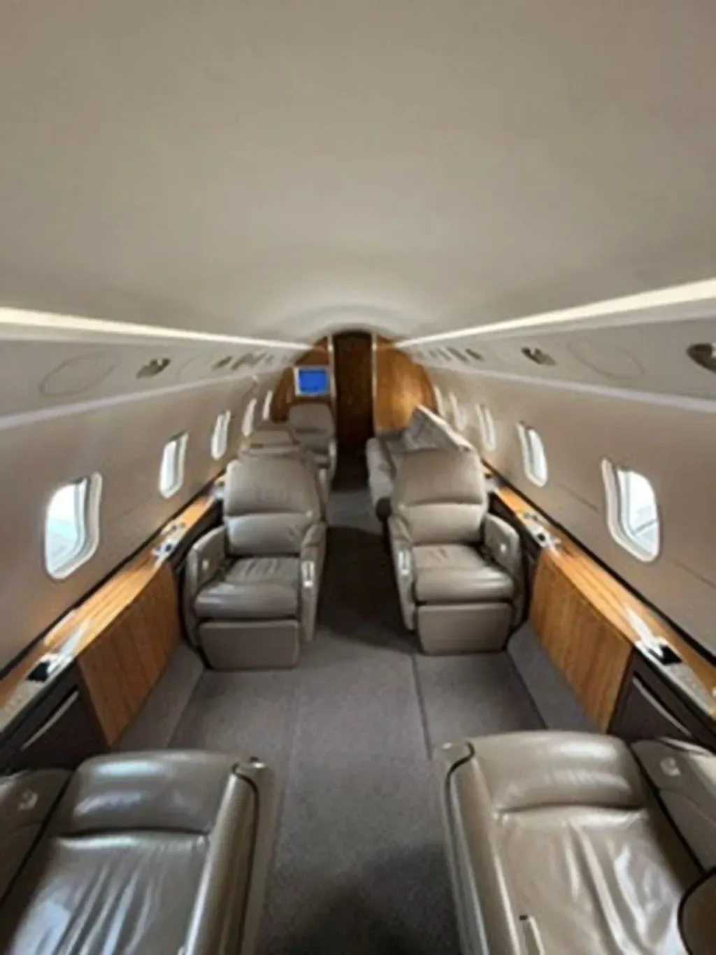 2005 Challenger 300 SN: 20041 for Sale