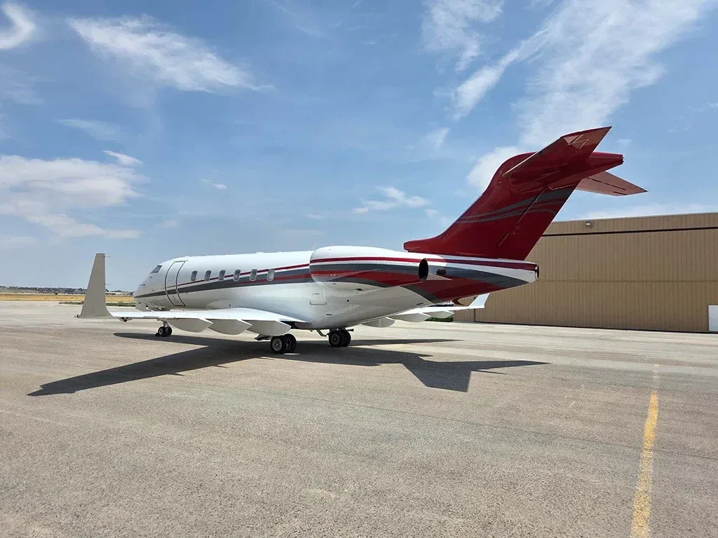 2005 Challenger 300 SN: 20041 for Sale