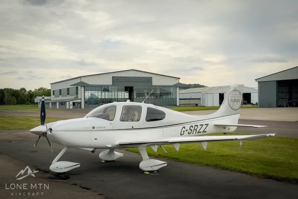 Exterior view of a 2010 Cirrus.