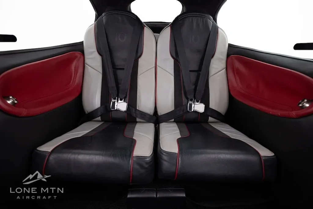 Cabin interior of a 2011 Cirrus SR22T.
