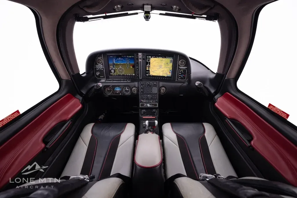 Cockpit and instrument panel of a 2011 Cirrus SR22T.