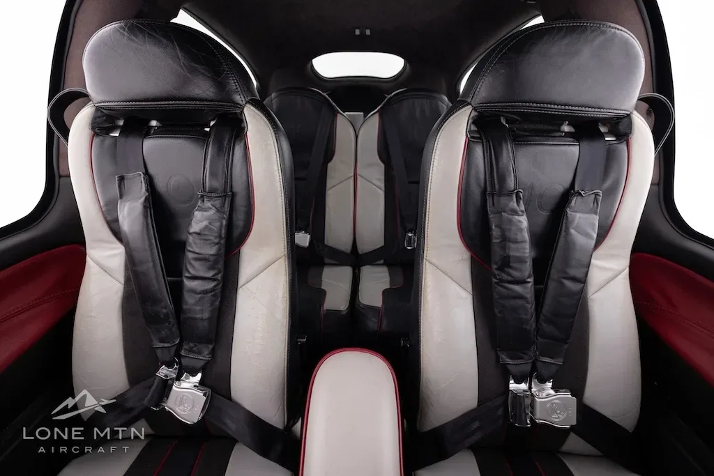 Cabin interior of a 2011 Cirrus SR22T.