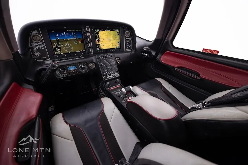 Cockpit and instrument panel of a 2011 Cirrus SR22T.