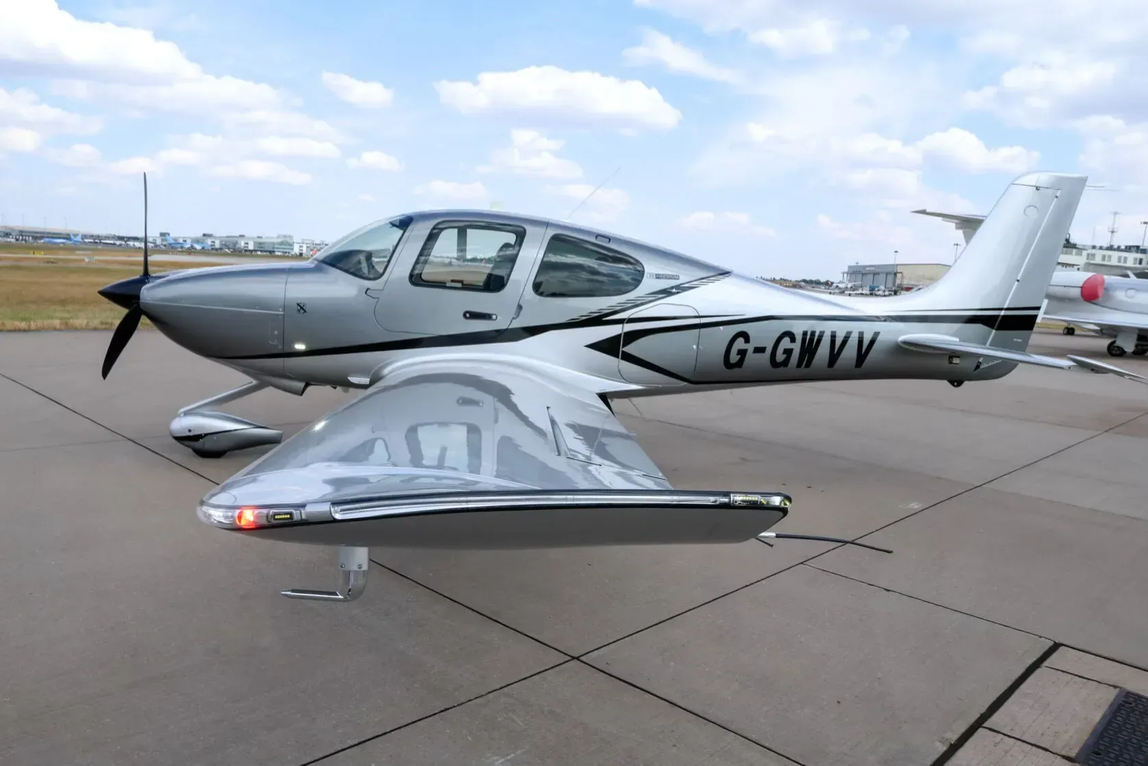 Marketing image of a 2025 Cirrus.