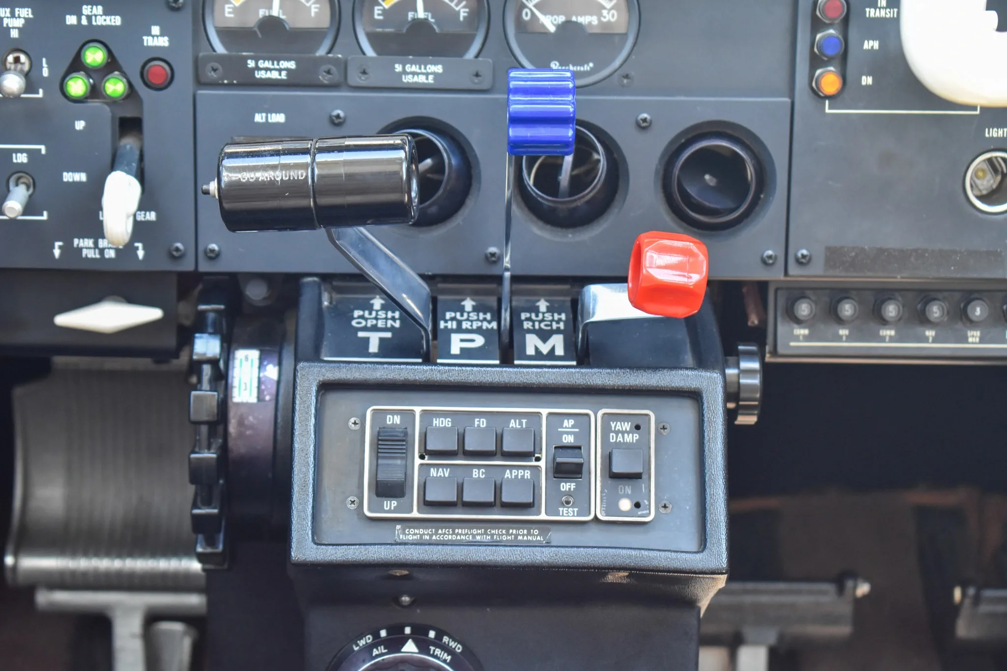 Avionics suite of a 1989 Beechcraft Bonanza B36 TC.