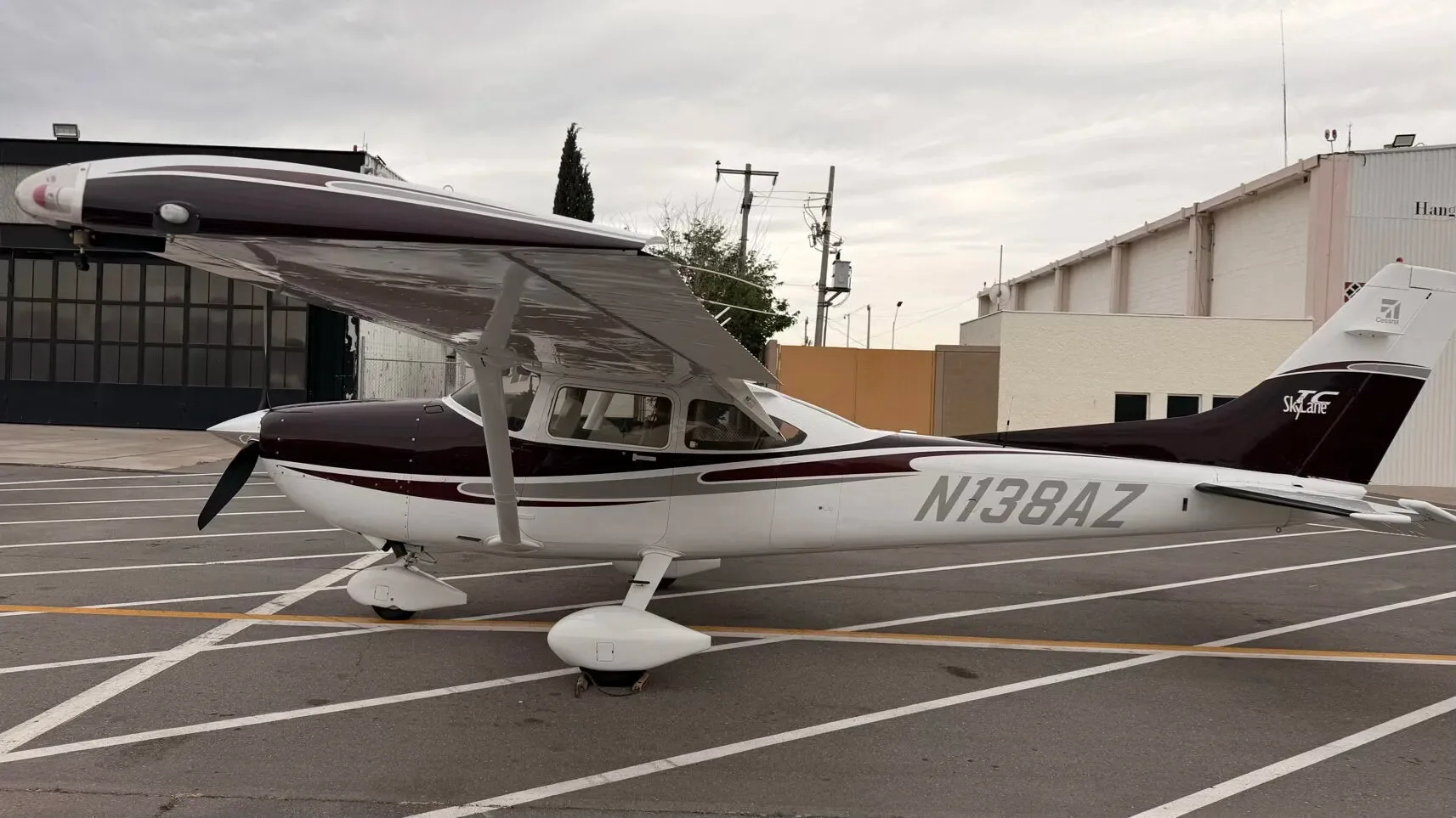 Exterior view of a 2004 Cessna 182 T.