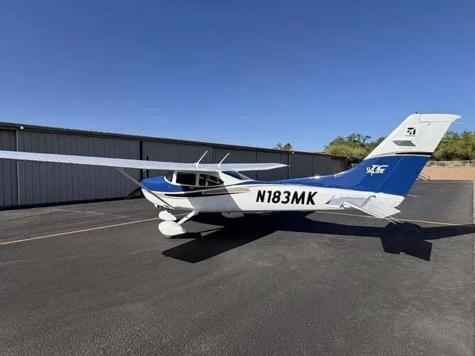 2004 Cessna 182 T
