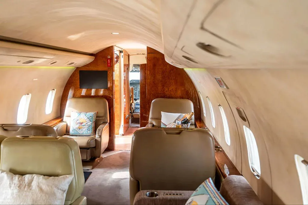 Cabin interior of a 1985 Bombardier Challenger 601-3A.