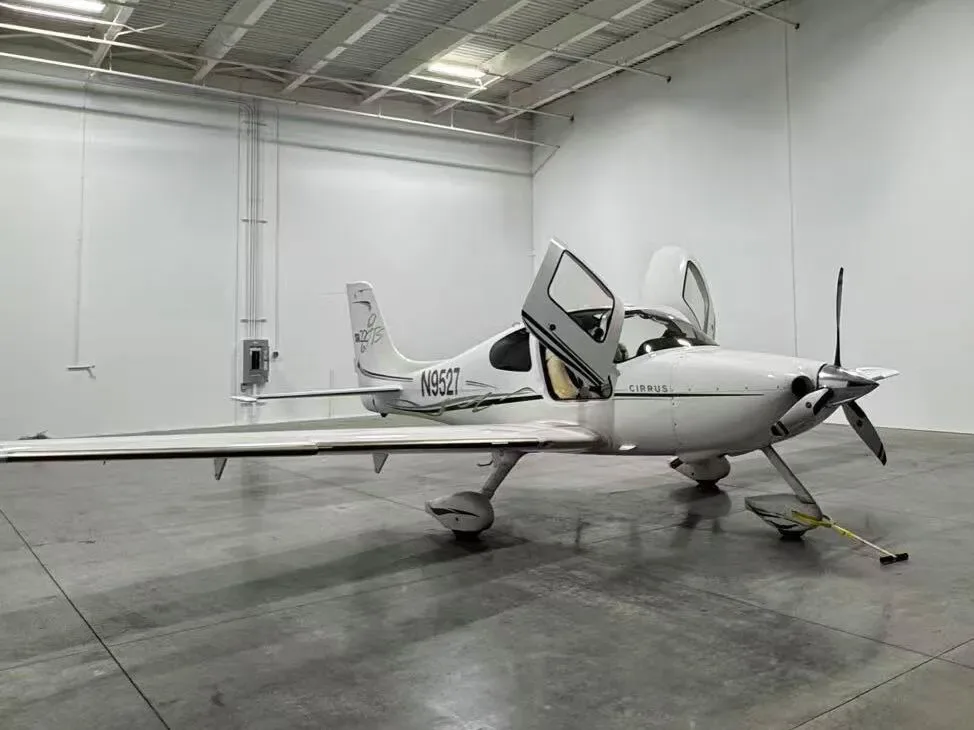 Exterior view of a 2023 Cirrus SR22T G6 GTS.