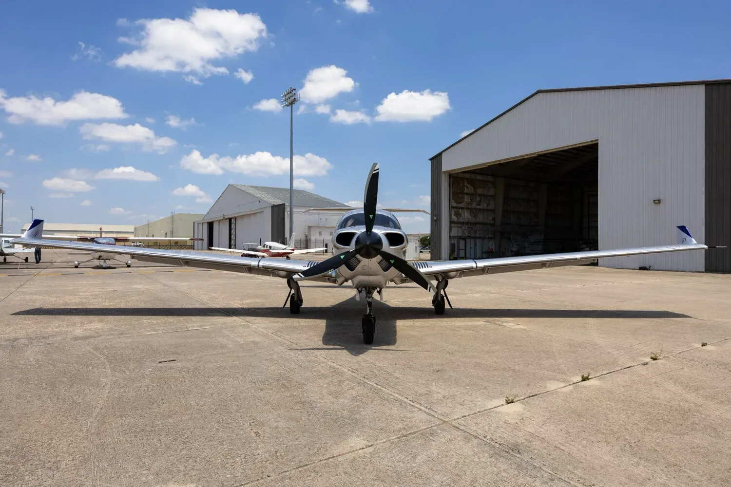 Exterior view of a 2024 Diamond DA50 RG, N281PA.
