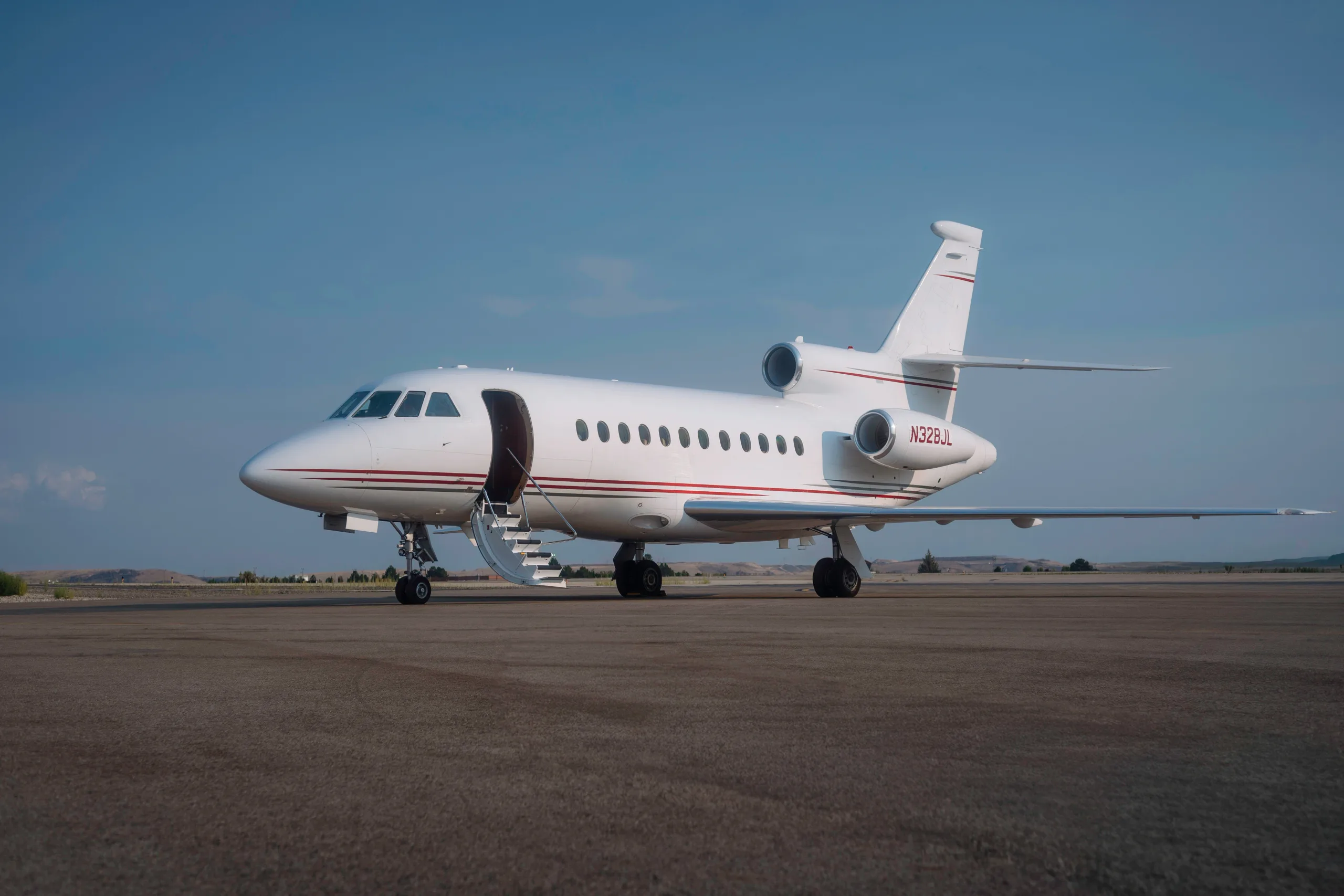 1996 Falcon 900B