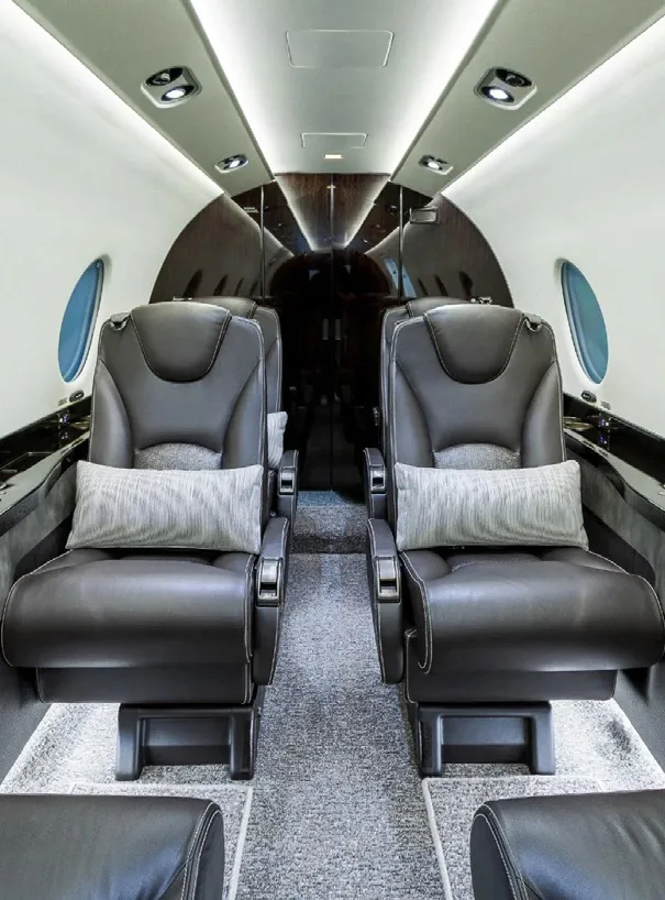 Cabin interior of a 2000 Beechcraft BEECHJET 400A.