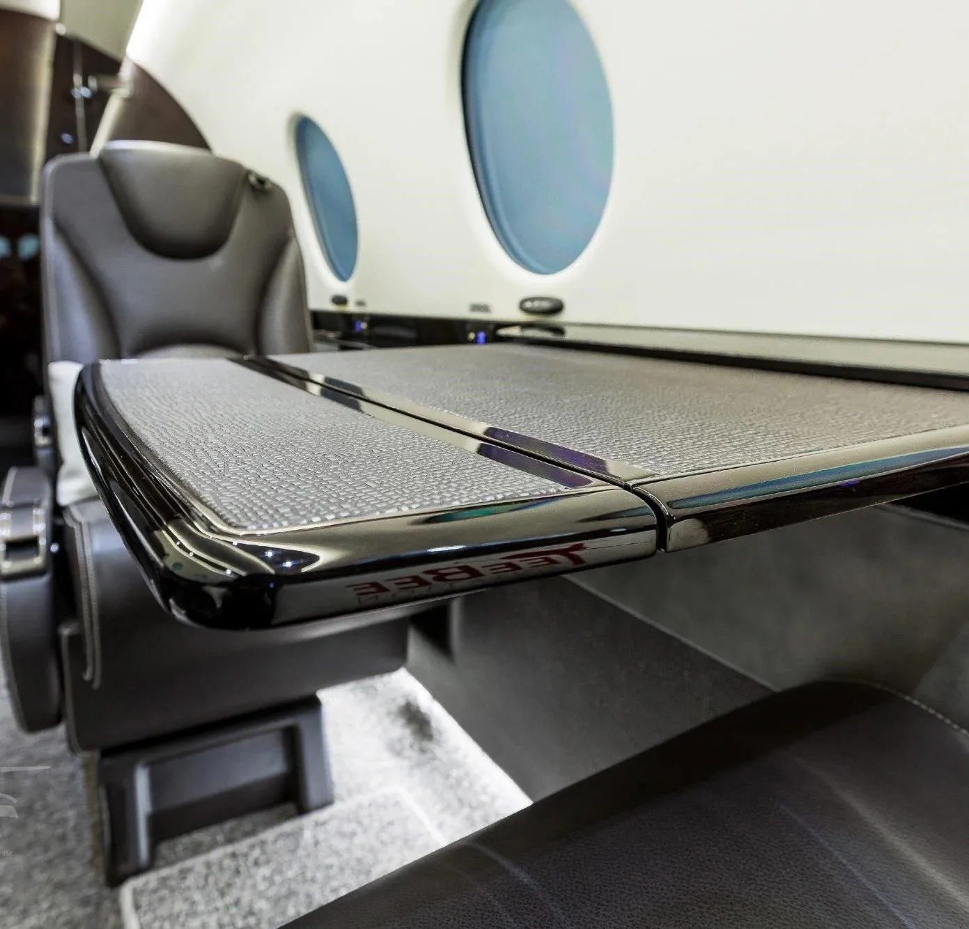 Cabin interior of a 2000 Beechcraft BEECHJET 400A.