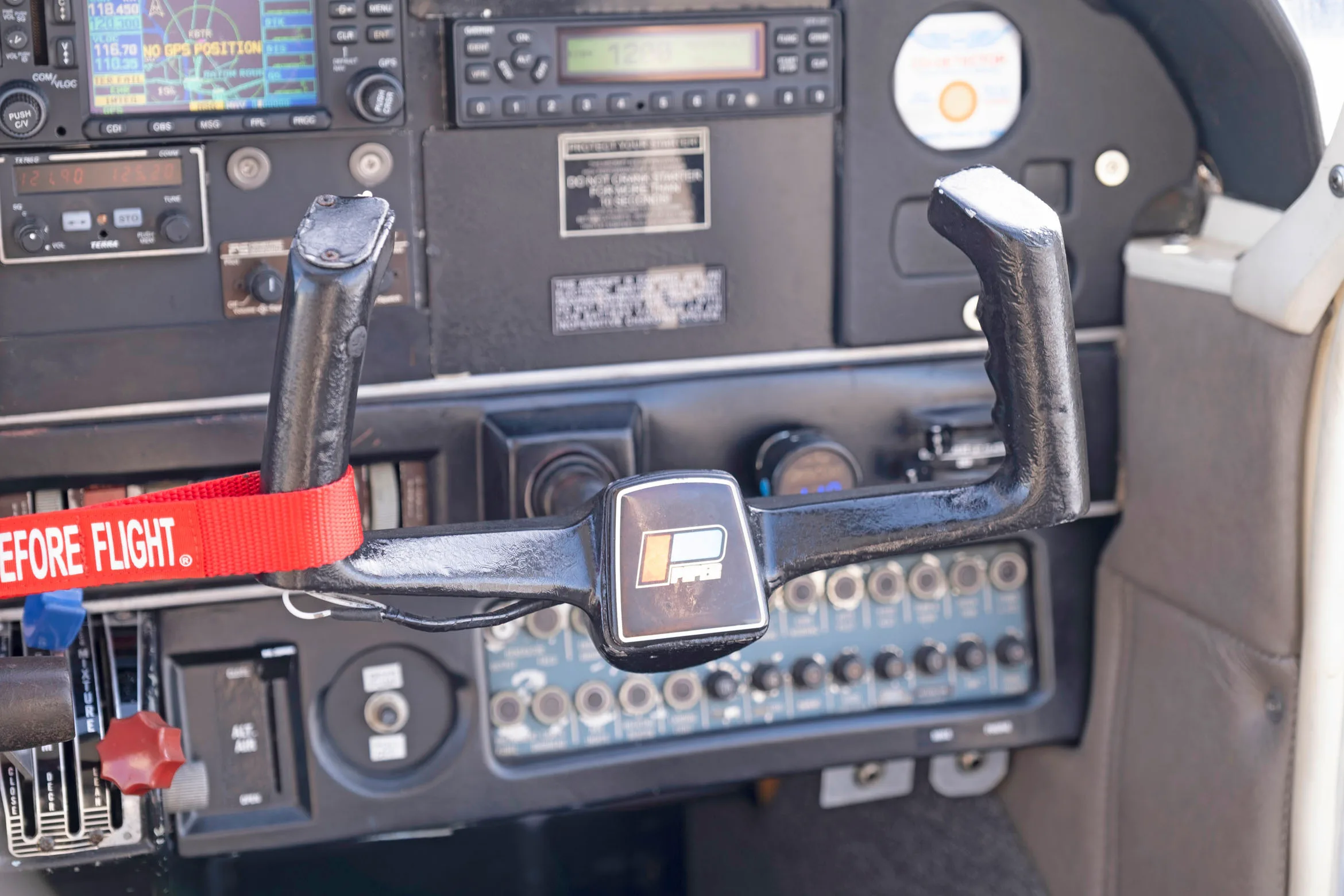 Cockpit and instrument panel of a 1967 Piper PA-28R-180.