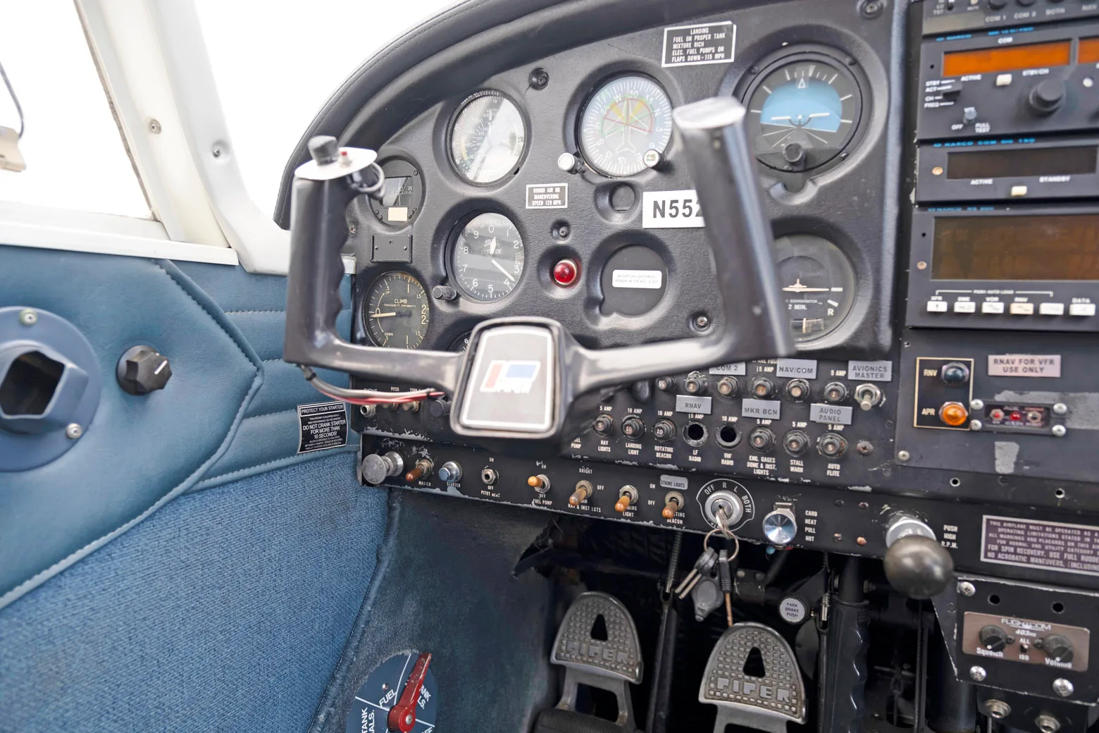 Cockpit and instrument panel of a 1967 Piper PA-28-140.