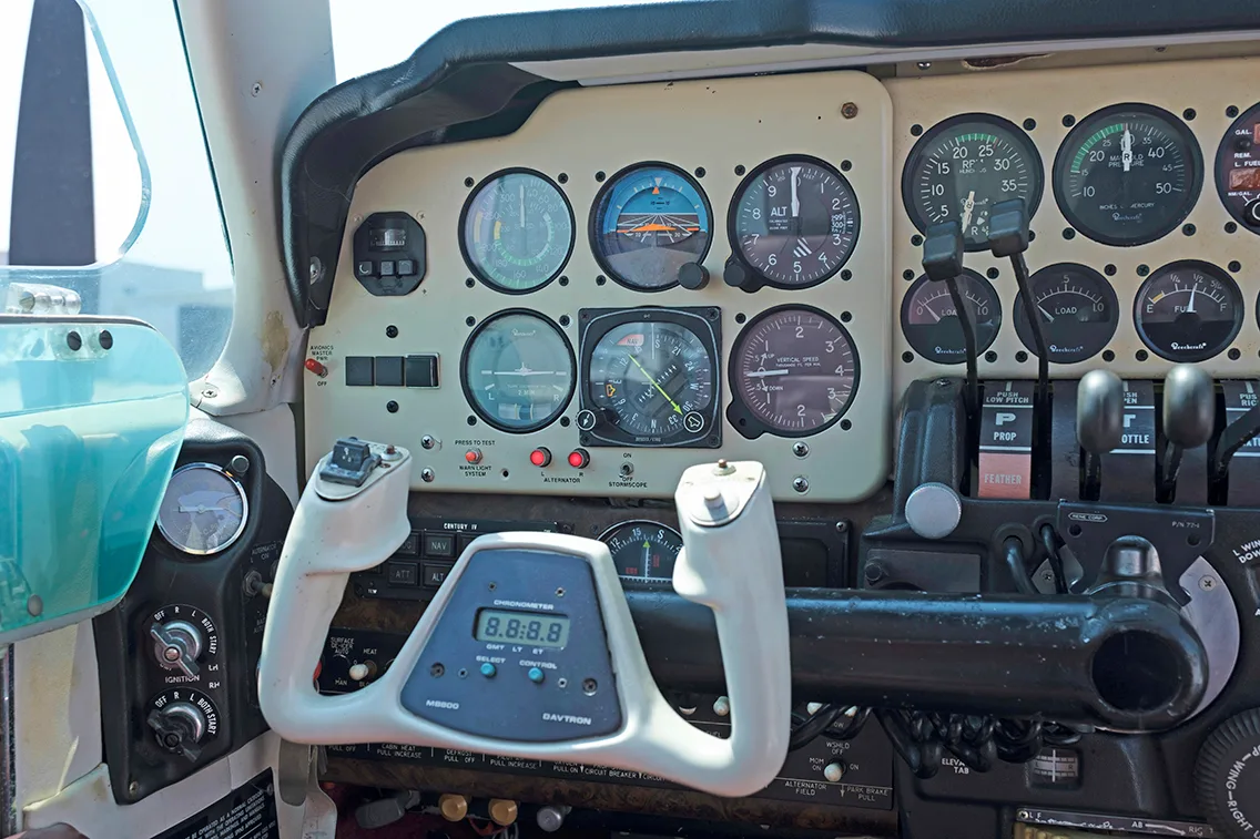 Cockpit and instrument panel of a 1975 Beech 95-B55 (T42A).