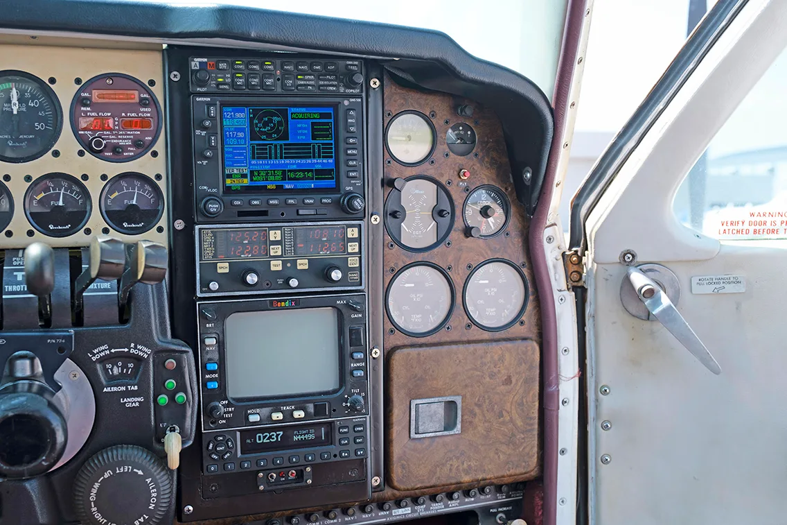 Avionics suite of a 1975 Beech 95-B55 (T42A).