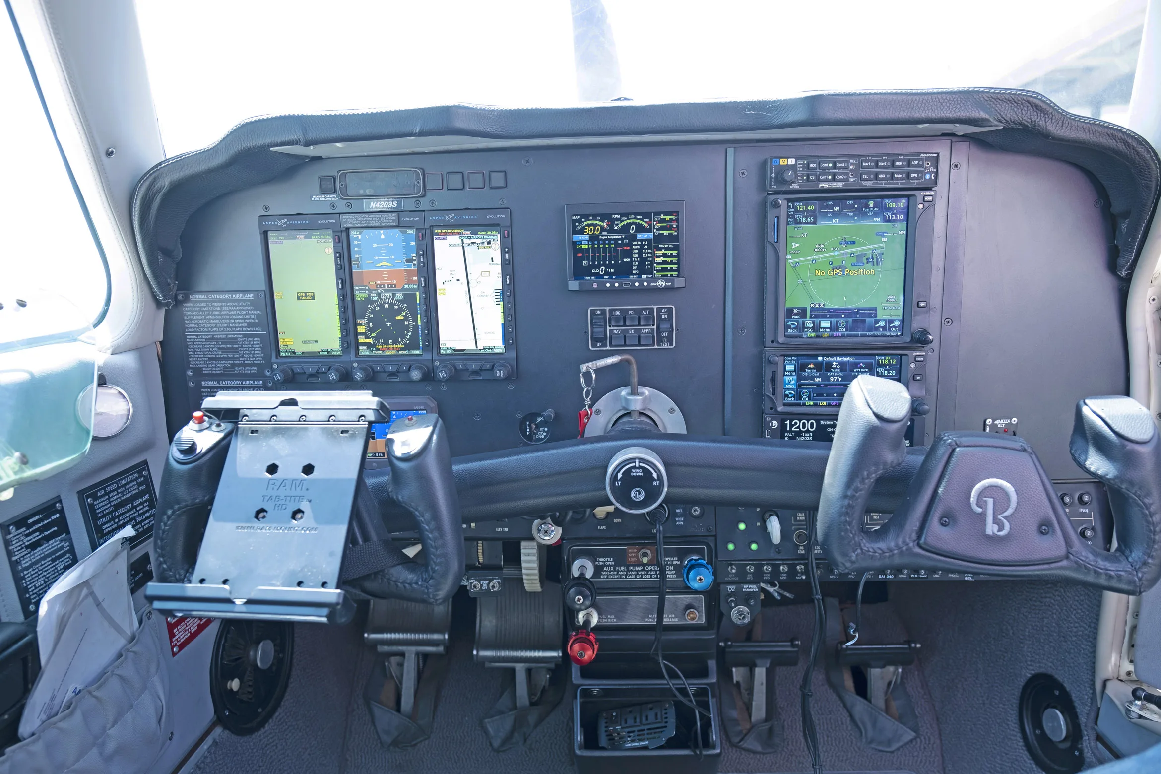 1977 Beech A36 - N4203S