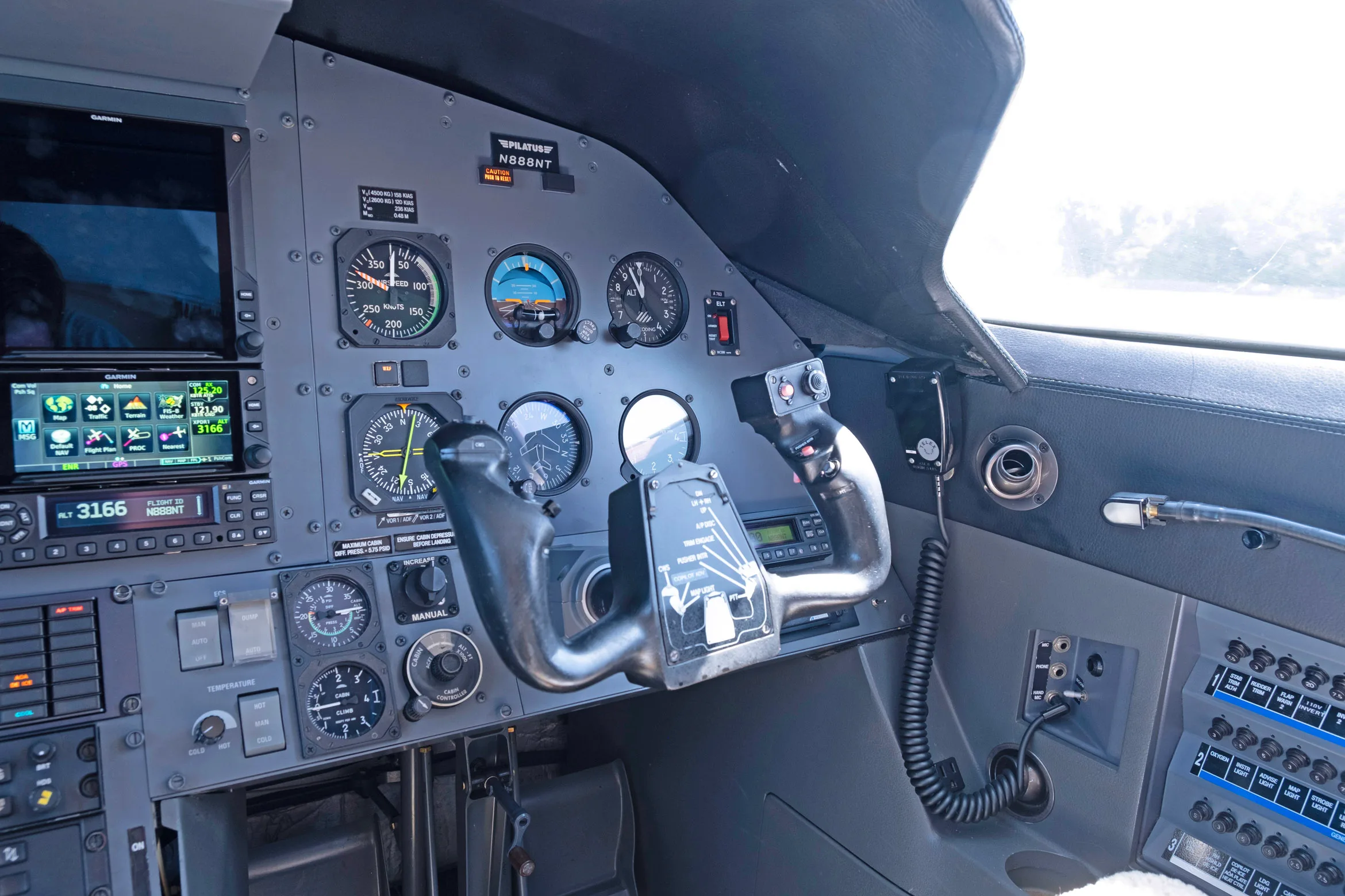 Cockpit and instrument panel of a 2000 Pilatus PC-12/45.