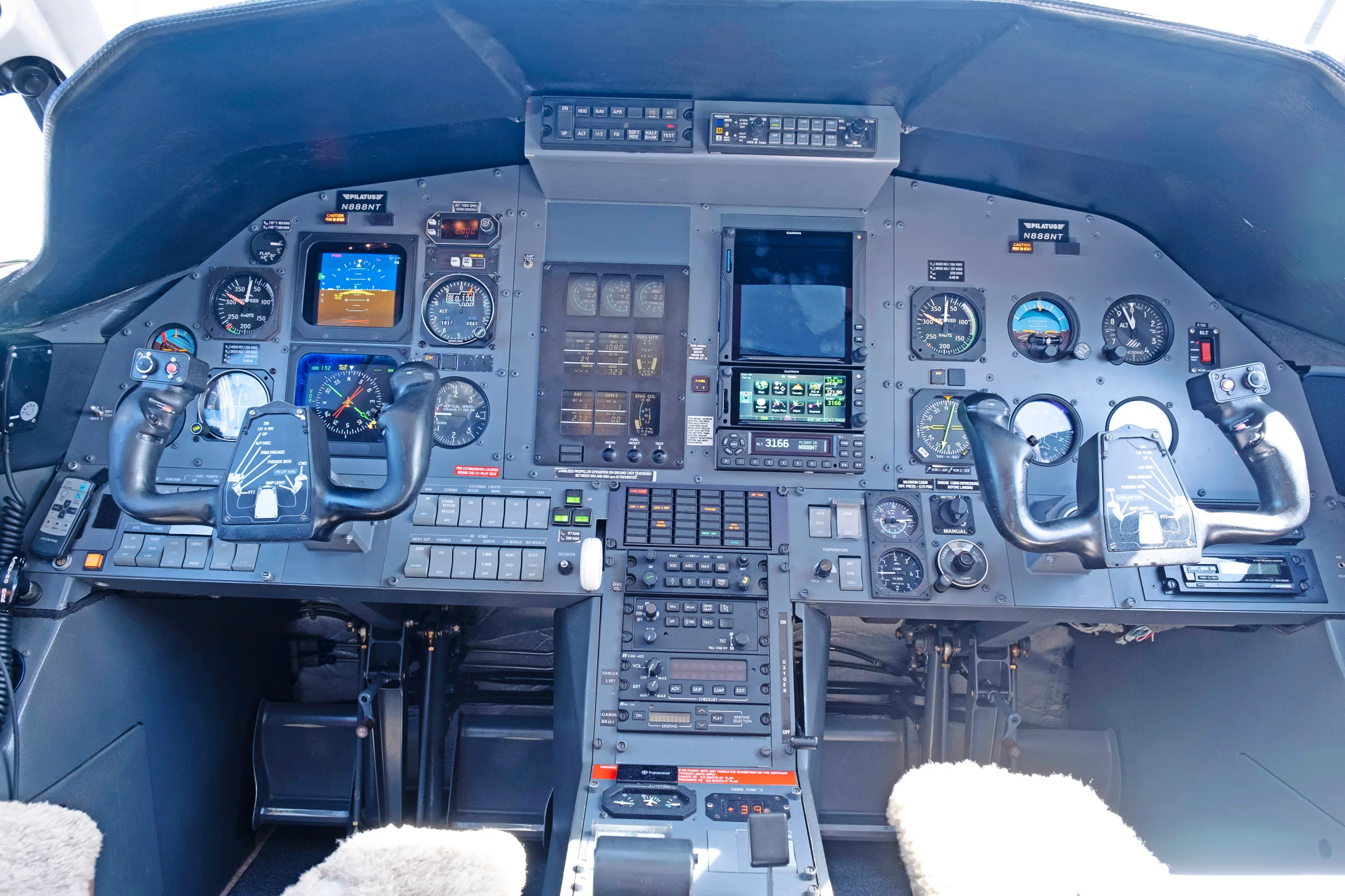 Cockpit and instrument panel of a 2000 Pilatus PC-12/45.