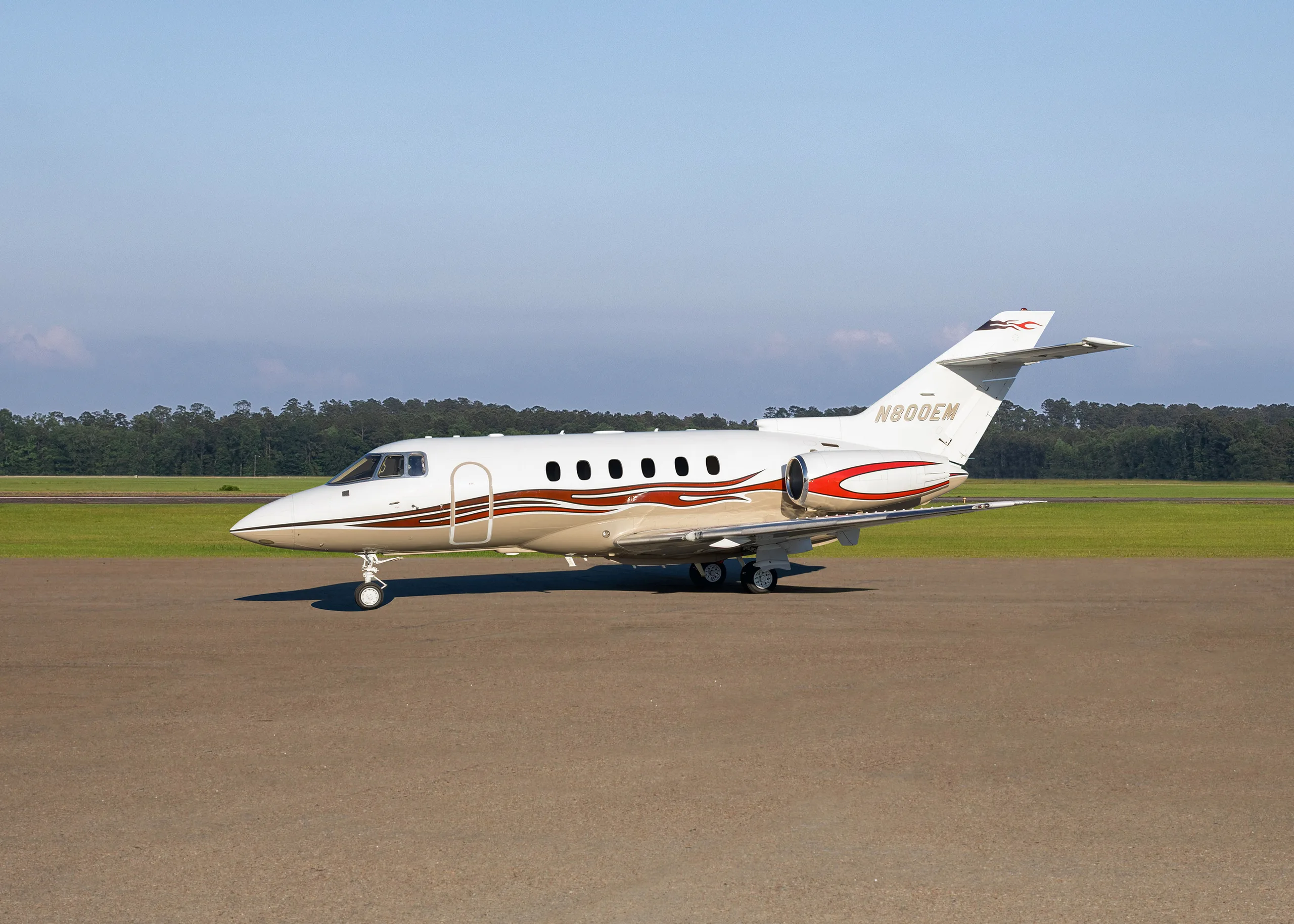 Exterior view of a 2004 Hawker 800xp.