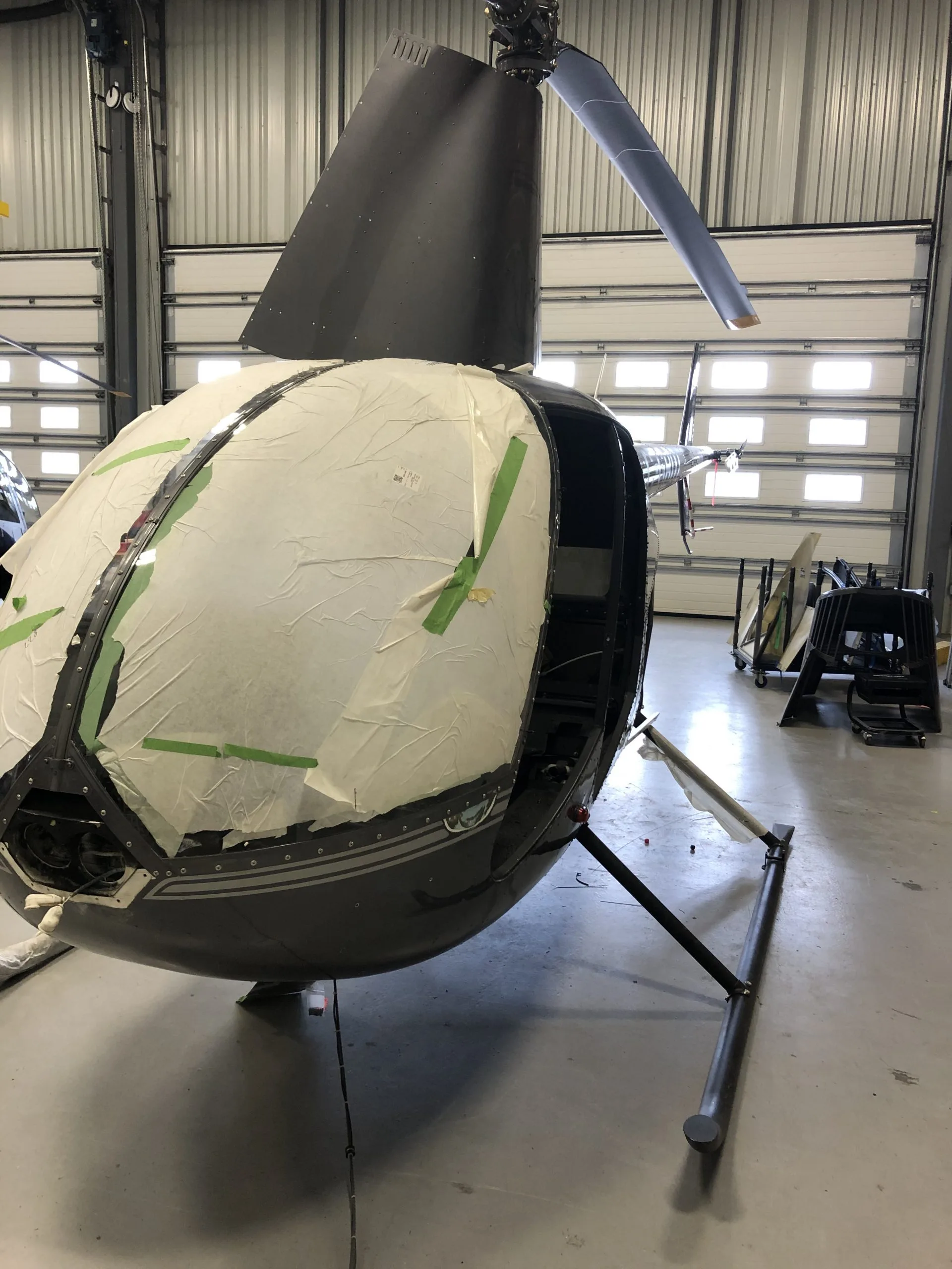 Engine detail of a 2004 Robinson R44 RAVEN II (OH2020).