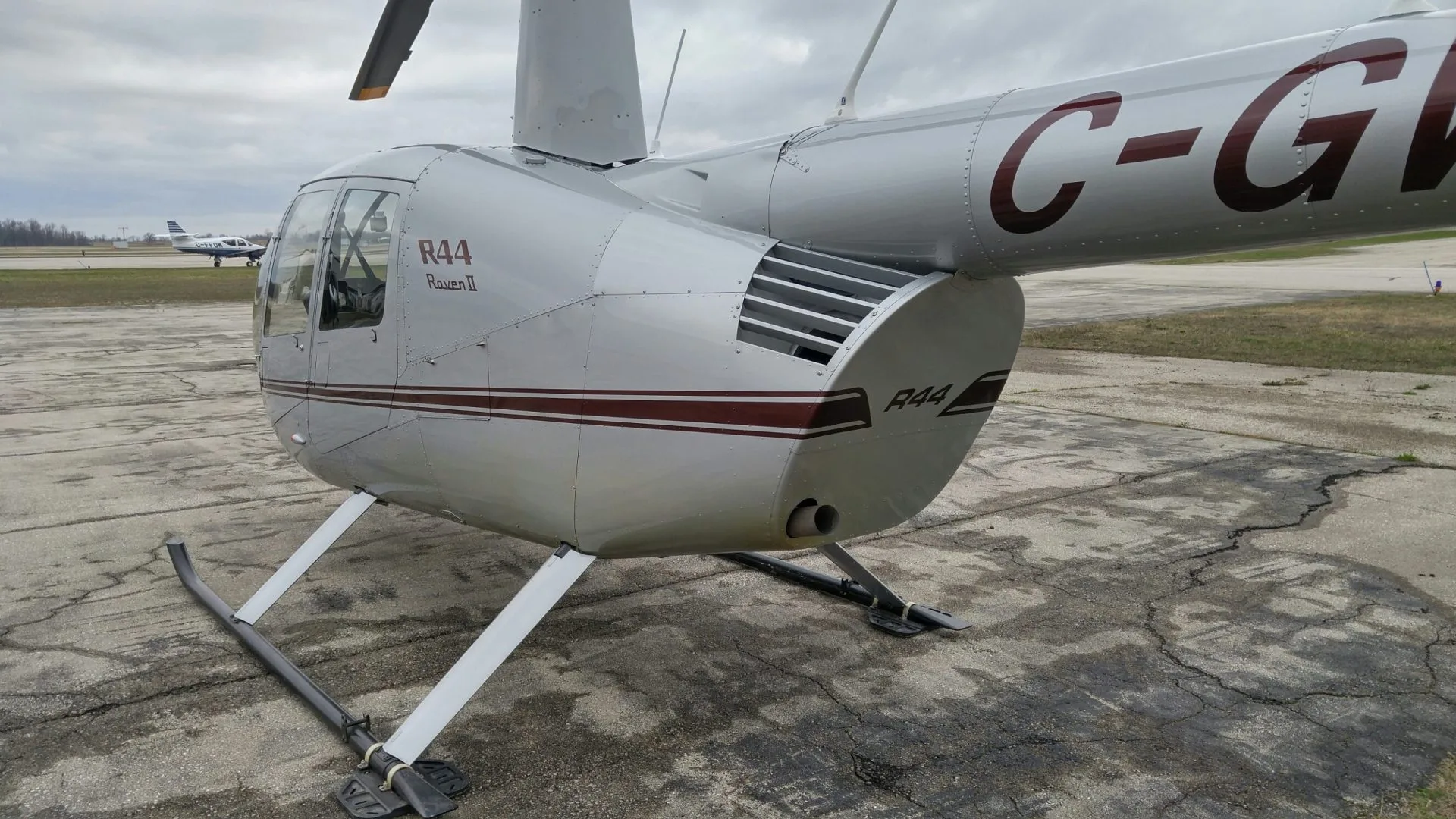 Exterior view of a 2007 Robinson R44 RAVEN II.