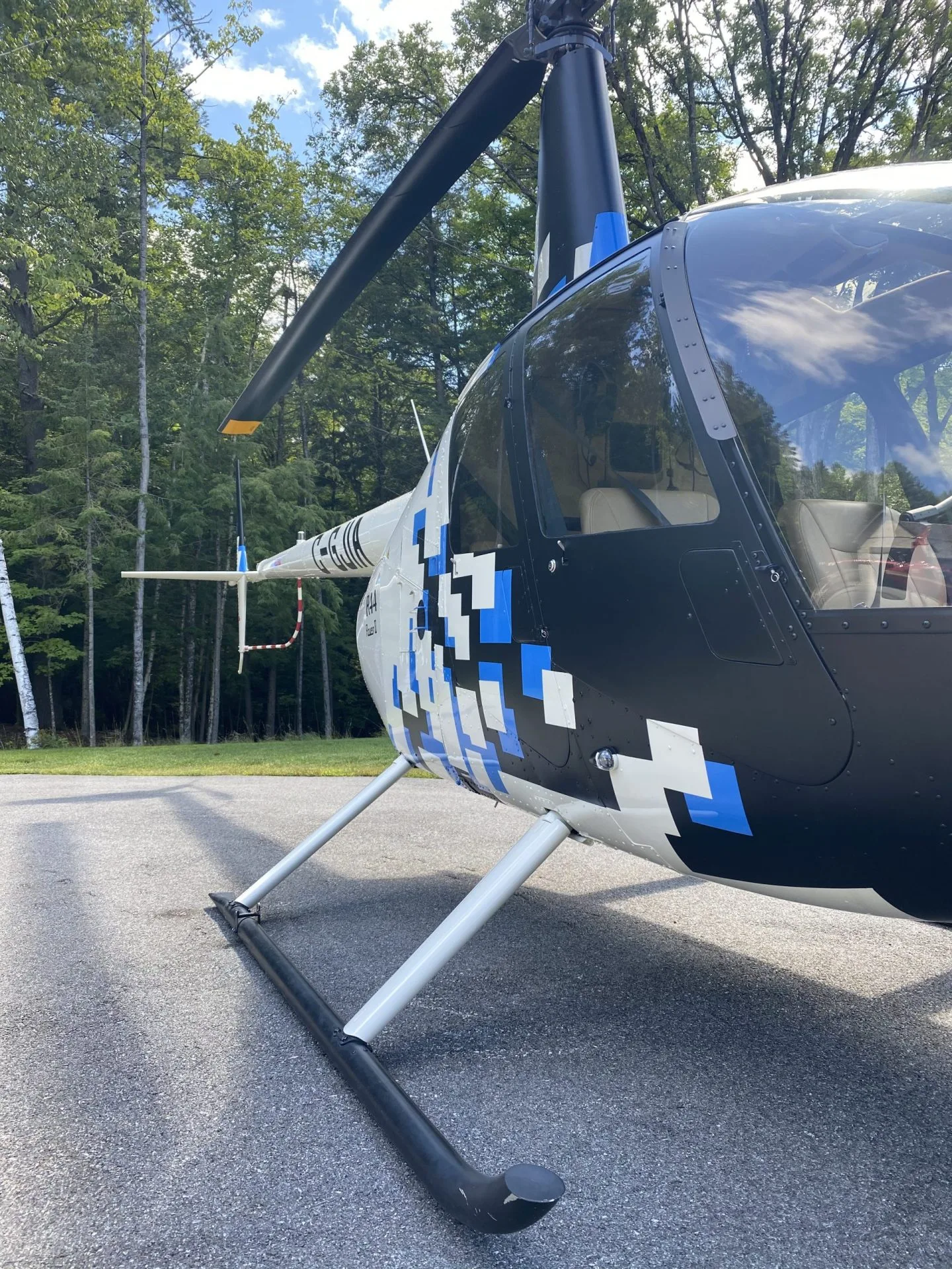 2012 - Robinson R44 RAVEN II