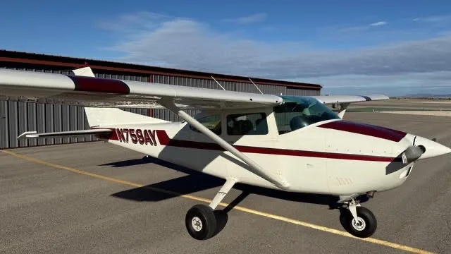 Avionics suite of a 1977 Cessna 182Q.