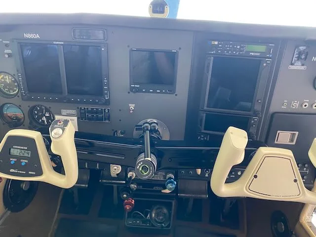Cockpit and instrument panel of a 1981 Beechcraft F33A Bonanza.