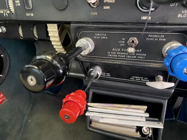 Avionics suite of a 1982 Beechcraft B36TC.