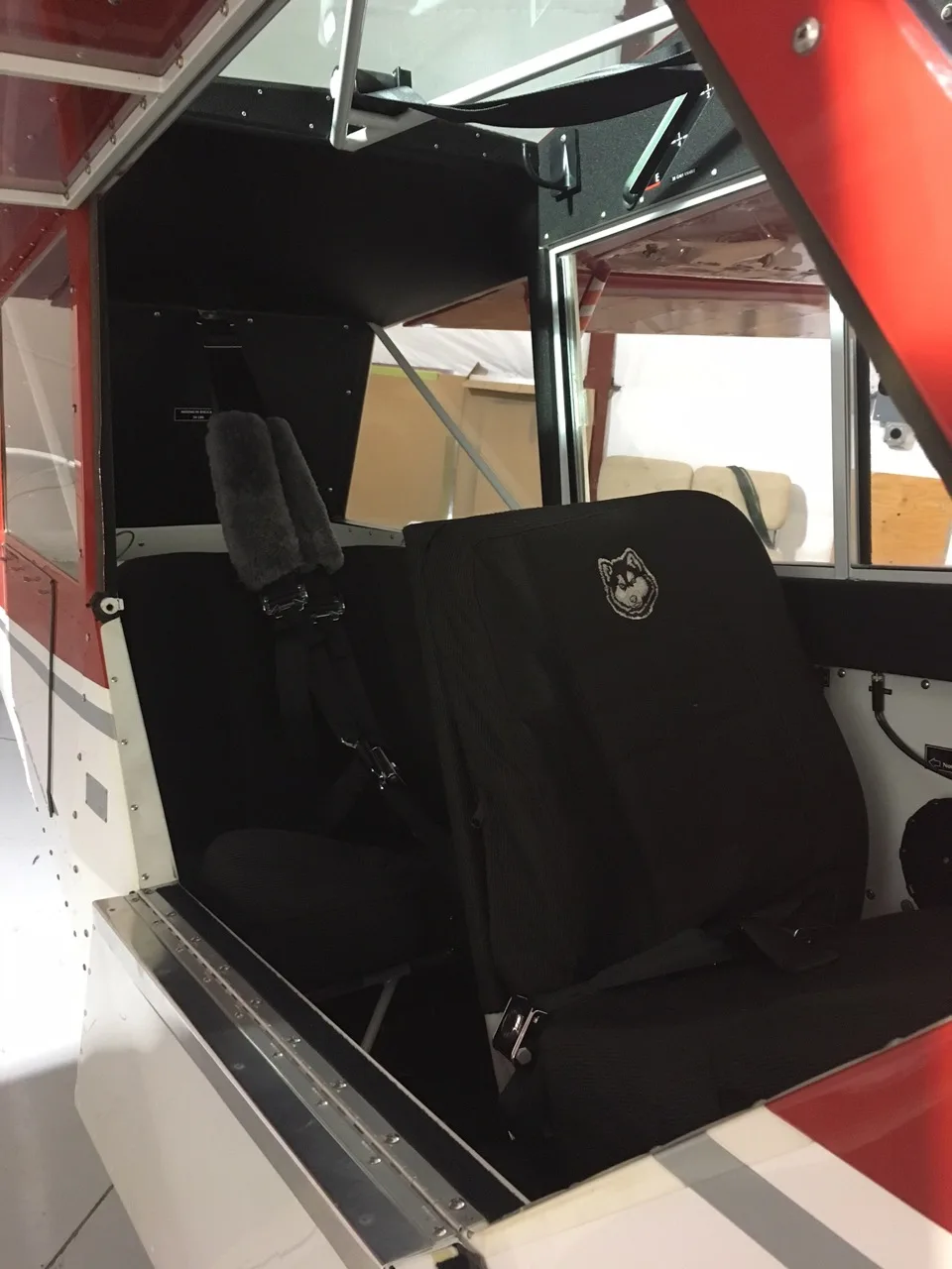 Cabin interior of a 2007 Aviat Husky A1B.