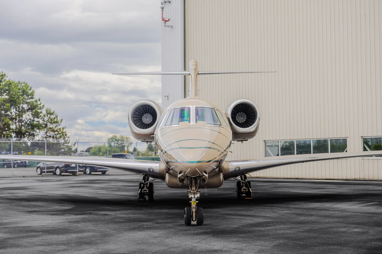 Exterior view of a 2000 Cessna Citation X | Hopkinson Luxury Aircraft Sales, C-GHJJ.